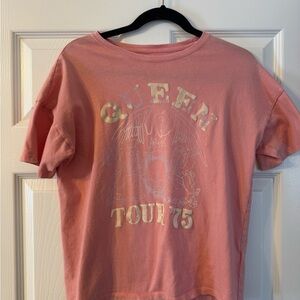 American Eagle Outfitters Coral Graphic Tee